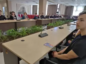 Μαθητές και εκπαιδευτικοί από την Ρουμανία στο Δημαρχείο Κατερίνης Μαθητές από την Ρουμανία στο Δημαρχείο Κατερίνης