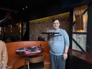 Η Μέριμνα Παιδιού Κατερίνης σε ενημερωτική δράση με τα παιδιά της σε κεντρικά καφέ της πόλης