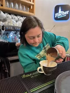 Η Μέριμνα Παιδιού Κατερίνης σε ενημερωτική δράση με τα παιδιά της σε κεντρικά καφέ της πόλης