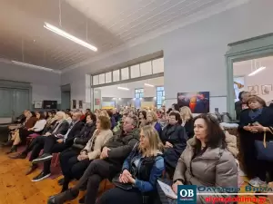 Μουσικές και τραγούδια του Μάνου Χατζιδάκι στην Αστική Σχολή Κατερίνης  