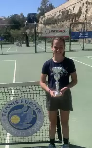 Τένις: Η Κατερίνα Ουσταμπασίδου από την Κατερίνη κέρδισε ξανά Ευρωπαϊκό τίτλο!