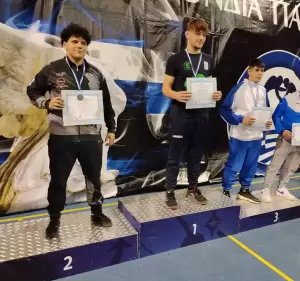 Τρία μετάλλια στην πάλη οι Ολύμπιοι Κατερίνης στους πανελλήνιους αγώνες σχολείων