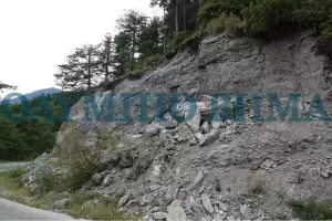 Όλυμπος προς το παλιό μοναστήρι – Βράχοι που μοιάζουν έτοιμοι να ξεκολλήσουν