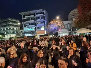 Βουβή διαμαρτυρία εις μνήμην αυτών που έφυγαν (εικόνες)