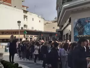 Η Πορεία Διαμαρτυρίας στην Κατερίνη για την τραγωδία στα Τέμπη (εικόνες)