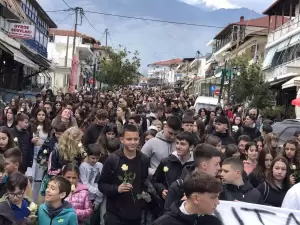 Πορεία στη μνήμη των θυμάτων των Τεμπών στη Λεπτοκαρυά