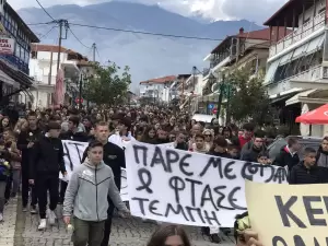 Πορεία στη μνήμη των θυμάτων των Τεμπών στη Λεπτοκαρυά