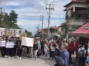 Σε εξέλιξη η πορεία διαμαρτυρίας στο Λιτόχωρο Πιερίας