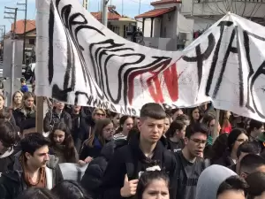 Σε εξέλιξη η πορεία διαμαρτυρίας στο Λιτόχωρο Πιερίας