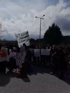 Συγκέντρωση για τα θύματα του σιδηροδρομικού δυστυχήματος στον σταθμό των Ν. Πόρρων