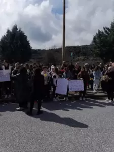 Συγκέντρωση για τα θύματα του σιδηροδρομικού δυστυχήματος στον σταθμό των Ν. Πόρρων