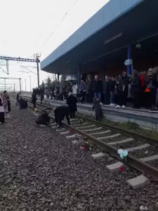 Συγκέντρωση για τα θύματα του σιδηροδρομικού δυστυχήματος στον σταθμό των Ν. Πόρρων