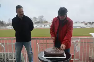 Το τμήμα στίβου του ΓΑΣ Αρχέλαος Κατερίνης έκοψε την βασιλόπιτα του Το τμήμα στίβου του ΓΑΣ Αρχέλαος Κατερίνης έκοψε την βασιλόπιτα του