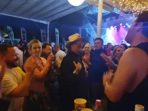 32 Χρόνια Caldera Bar και ο Πάνος Κιάμος αποθέωσε τη διασκέδαση (εικόνες & βίντεο)