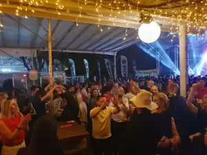 32 Χρόνια Caldera Bar και ο Πάνος Κιάμος αποθέωσε τη διασκέδαση (εικόνες & βίντεο)