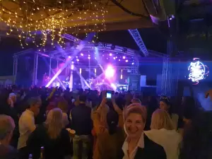 32 Χρόνια Caldera Bar και ο Πάνος Κιάμος αποθέωσε τη διασκέδαση (εικόνες & βίντεο)