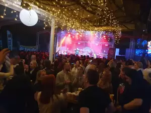 32 Χρόνια Caldera Bar και ο Πάνος Κιάμος αποθέωσε τη διασκέδαση (εικόνες & βίντεο)