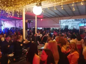 32 Χρόνια Caldera Bar και ο Πάνος Κιάμος αποθέωσε τη διασκέδαση (εικόνες & βίντεο)