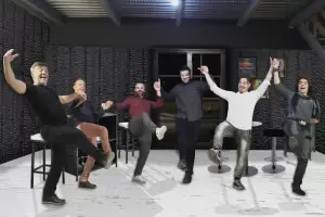 «Άντρες έτοιμοι για όλα» – Θεατρική παράσταση στο νέο Θέατρο Commedia