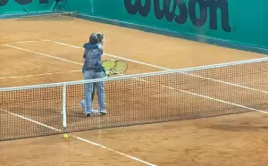 Από την Λεπτοκαρυά Πιερίας η Αντιγόνη Τσούγκα σήκωσε το κύπελλο στην Καστοριά. Από την Λεπτοκαρυά Πιερίας η Αντιγόνη Τσούγκα σήκωσε το κύπελλο στην Καστοριά.