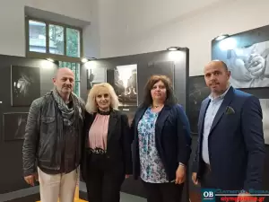 Φωτογραφική Ομάδα Κατερίνης: Η «Χαμένη Αθωότητα» σε μια  έκθεση  φωτογραφίας