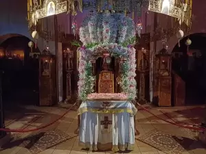 Κατερίνη: Στολισμένοι Επιτάφιοι της πόλης