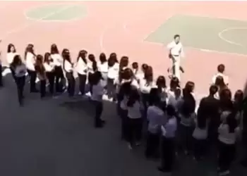 Ο Λιτοχωρίτης Δημήτρης Τσιτσιλίκας χορεύοντας στην Αθήνα