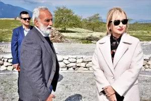 Ολύμπια Εν Δίω - Ξενάγηση της Αντιπεριφερειάρχη Σοφίας Μαυρίδου στον Ολυμπιονικό Χώρο Ολύμπια Εν Δίω – Ξενάγηση της Αντιπεριφερειάρχη Σοφίας Μαυρίδου στον Ολυμπιονικό Χώρο