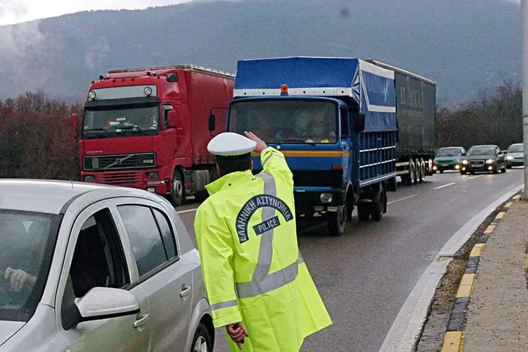 Πρωτομαγιά: Απαγόρευση κυκλοφορίας φορτηγών άνω των 3,5 τόνων και μέτρα της τροχαίας