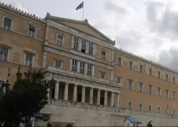 Ψηφίστηκε η ρύθμιση «μπλόκο» στο κόμμα Κασιδιάρη – από ΝΔ και ΠΑΣΟΚ – Απείχε ο ΣΥΡΙΖΑ