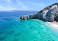 Σκιάθος: Το ελληνικό νησί που έχει ψηφιστεί ως καλύτερο και από τις Σεϋχέλλες