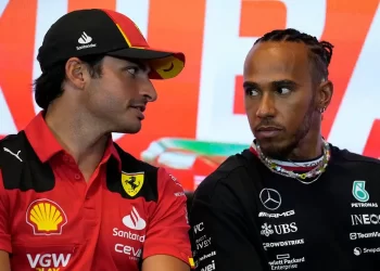 Formula 1: Οι Άγγλοι γράφουν για τρελή προσφορά της Ferrari στον Χάμιλτον