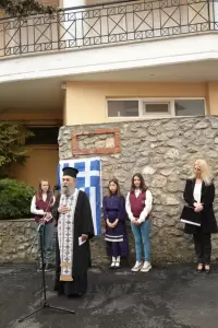 Αποκαλυπτήρια της μαρμάρινης επιγραφής στην πατρική οικία των μουσουργών Σακελλαρίδη Αποκαλυπτήρια της μαρμάρινης επιγραφής στην πατρική οικία των μουσουργών Σακελλαρίδη