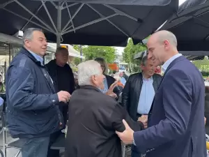 Και στο Αιγίνιο βροντερό το παρόν του κόσμου στην ομιλία του υπ.βουλευτή της ΝΔ, κ. Φώντα Μπαραλιάκου.