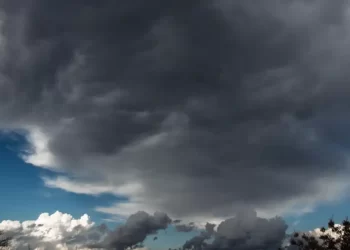 Ο Καιρός σήμερα για Κατερίνη και Πιερία: Συννεφιά με βροχές και καταιγίδες την Πέμπτη