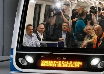 Μετρό Θεσσαλονίκης – Επιβάτης στη σημερινή πρώτη δοκιμαστική λειτουργία του ήταν ο πρωθυπουργός