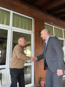 «Οργώνει» το νομό ο Μπαραλιάκος - Περιοδεία σε Σκοτίνα και Παλαιό Παντελεήμονα «Οργώνει» το νομό ο Μπαραλιάκος – Περιοδεία σε Σκοτίνα και Παλαιό Παντελεήμονα