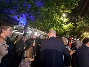 Την πρωτιά του βουλευτή Φώντα Μπαραλιάκου γιόρτασαν τα μεσάνυχτα μέλη της Νέας Δημοκρατίας