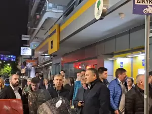 Την πρωτιά του βουλευτή Φώντα Μπαραλιάκου γιόρτασαν τα μεσάνυχτα μέλη της Νέας Δημοκρατίας