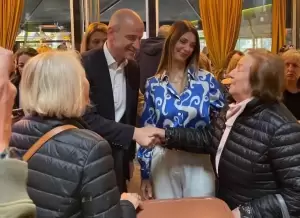 Το αδιαχώρητο στην εκδήλωση του Φώντα Μπαραλιάκου για τις γυναίκες Το αδιαχώρητο στην εκδήλωση του Φώντα Μπαραλιάκου για τις γυναίκες