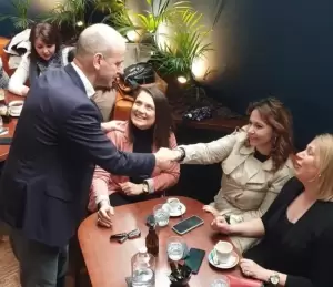 Το αδιαχώρητο στην εκδήλωση του Φώντα Μπαραλιάκου για τις γυναίκες Το αδιαχώρητο στην εκδήλωση του Φώντα Μπαραλιάκου για τις γυναίκες