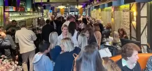 Το αδιαχώρητο στην εκδήλωση του Φώντα Μπαραλιάκου για τις γυναίκες Το αδιαχώρητο στην εκδήλωση του Φώντα Μπαραλιάκου για τις γυναίκες