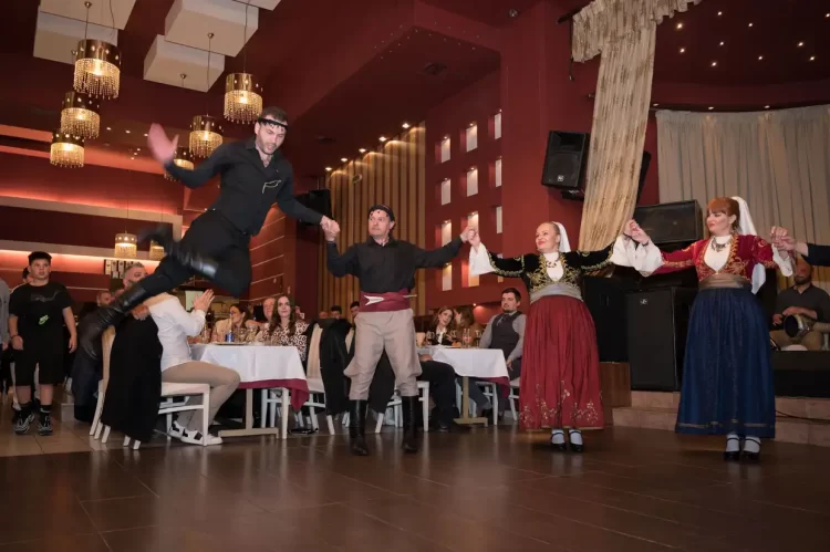 Το ξαθέρι: Ένα ξεχωριστό βράδυ στον ετήσιο χορό του Εργαστηρίου Κρητικής Παράδοσης και Πολιτισμού Πιερίας