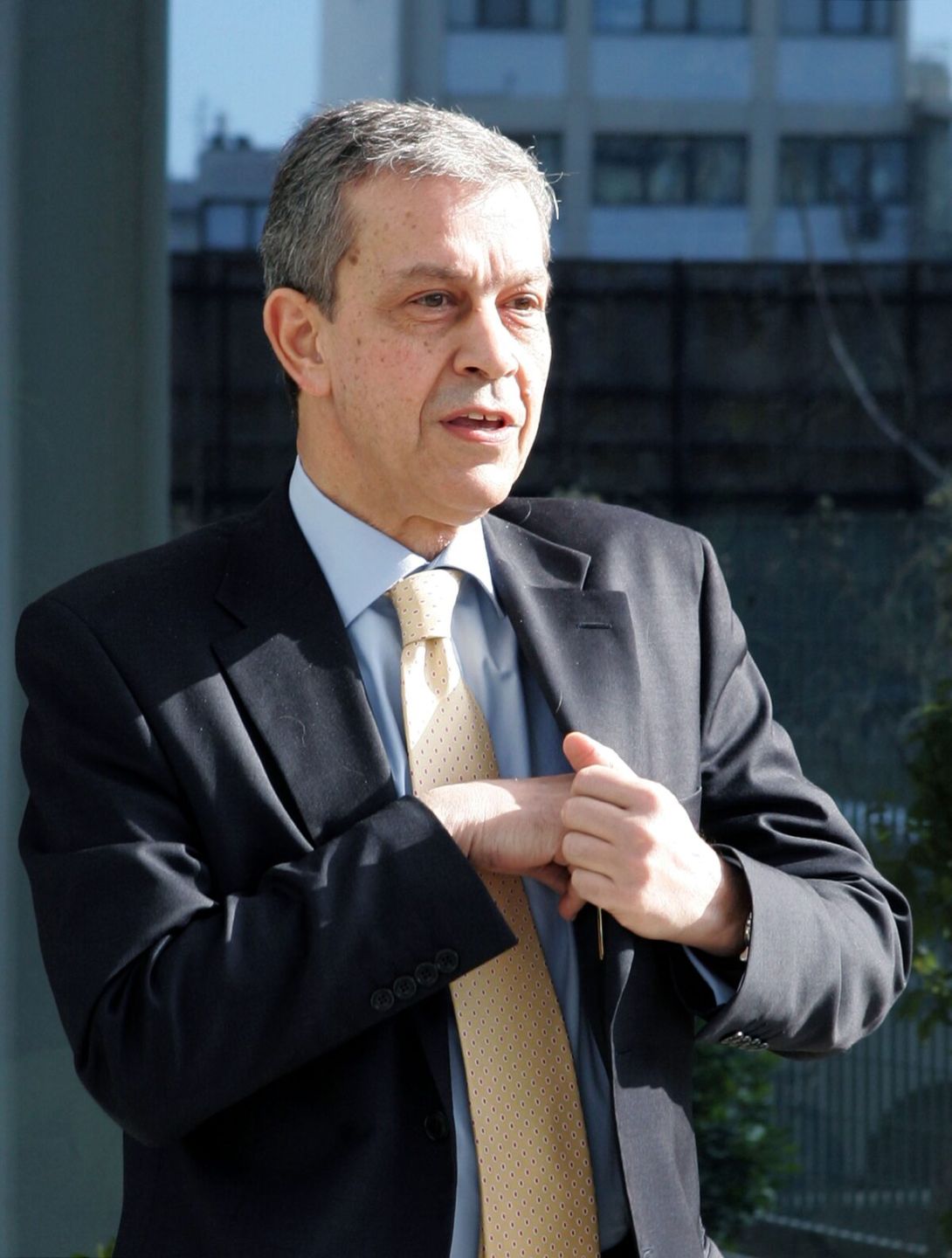 Υπηρεσιακός πρωθυπουργός ο Ιωάννης Σαρμάς – Παραλαμβάνει «μπλε φάκελο» από τον Μητσοτάκη