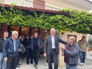 Ο υποψήφιος Βουλευτής Φώντας Μπαραλιάκος στα πανέμορφα χωριά του Καταχά και της Καστανιάς συναντήθηκε  με καλούς φίλους
