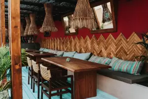 Almira Beach: Βράβευση για την εξυπηρέτηση των πελατών και για την αρχιτεκτονική του χώρου.