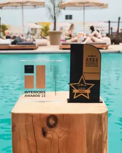 Almira Beach: Βράβευση για την εξυπηρέτηση των πελατών και για την αρχιτεκτονική του χώρου.