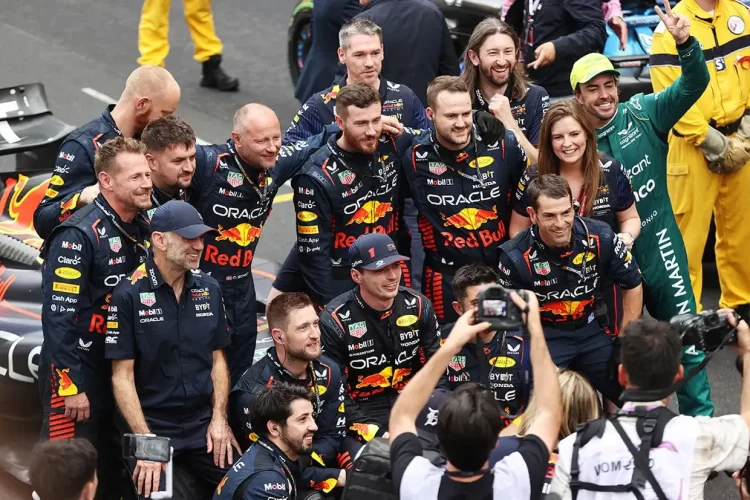 Formula 1: Τι κρύβει το τρολάρισμα του Αλόνσο στα πανηγύρια της Red Bull στο Μονακό