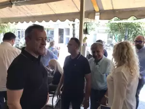 Κλιμάκιο της Νέας Δημοκρατίας στον Κορινό Κατερίνης (εικόνες) Επίσκεψη στον Κορινό Κατερίνης των υποψηφίων Βουλευτών Ημαθίας Βεσυρόπουλου και Βασιλειάδη (Φωτορεπορτάζ)