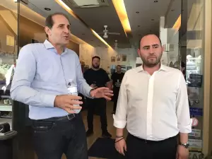 Κλιμάκιο της Νέας Δημοκρατίας στον Κορινό Κατερίνης (εικόνες) Επίσκεψη στον Κορινό Κατερίνης των υποψηφίων Βουλευτών Ημαθίας Βεσυρόπουλου και Βασιλειάδη (Φωτορεπορτάζ)